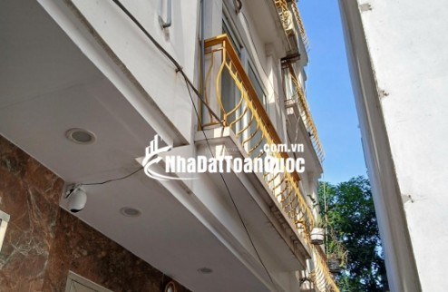 Hàng trăm tin mỗi ngày chỉ với vài cú nhấp chuột. Tối ưu hóa marketing online cho môi giới và sàn giao dịch bất động sản